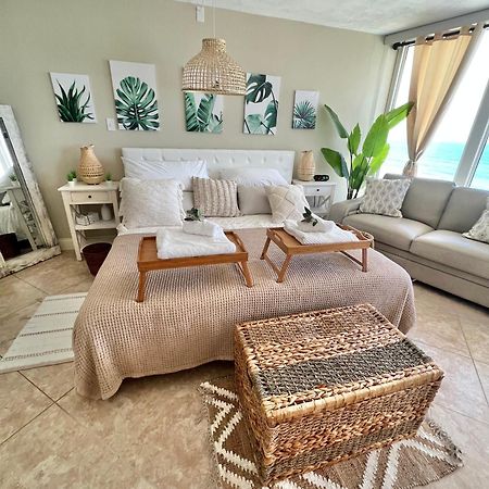 Beach Oasis 704 Lovely Daytona Ocean Front For 5 Sleeps Up To 12 Daytona Beach Bagian luar foto
