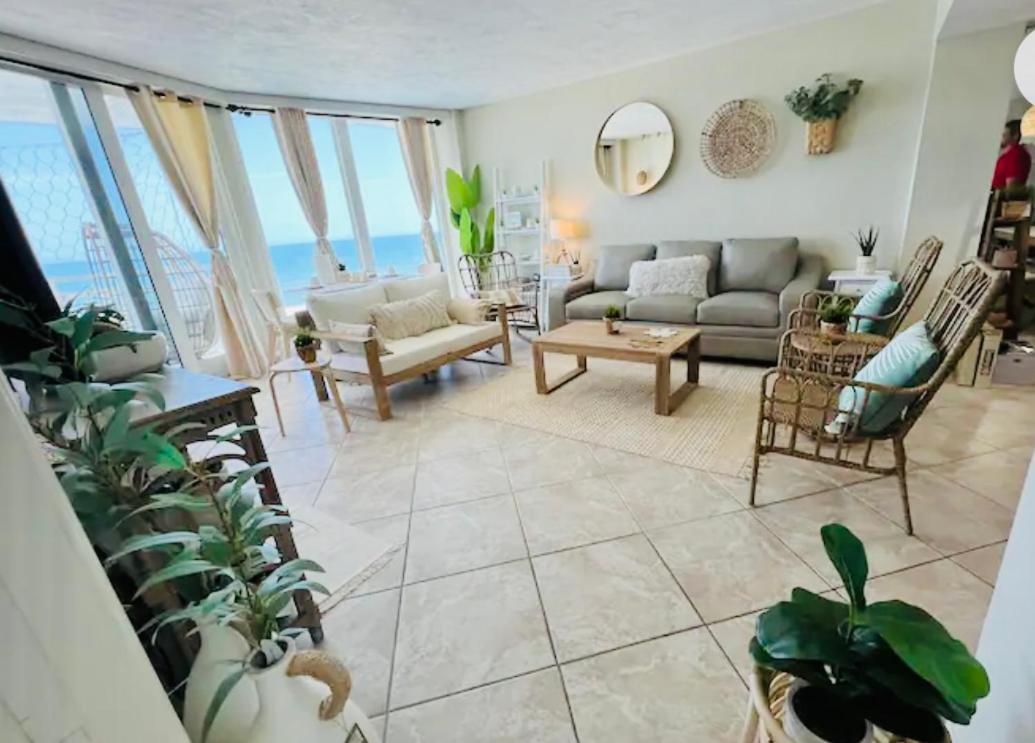 Beach Oasis 704 Lovely Daytona Ocean Front For 5 Sleeps Up To 12 Daytona Beach Bagian luar foto