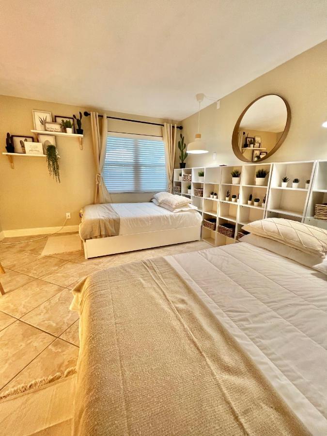 Beach Oasis 704 Lovely Daytona Ocean Front For 5 Sleeps Up To 12 Daytona Beach Bagian luar foto