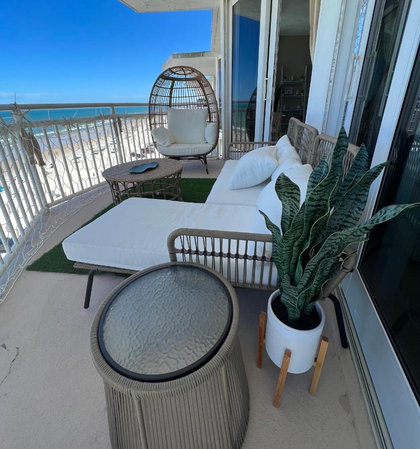 Beach Oasis 704 Lovely Daytona Ocean Front For 5 Sleeps Up To 12 Daytona Beach Bagian luar foto