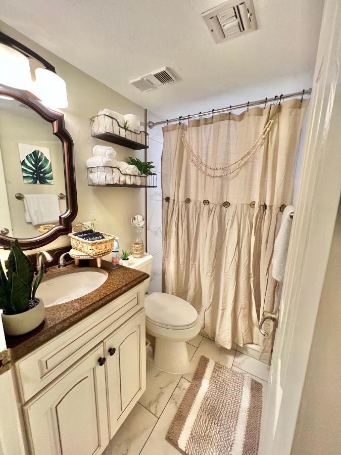 Beach Oasis 704 Lovely Daytona Ocean Front For 5 Sleeps Up To 12 Daytona Beach Bagian luar foto