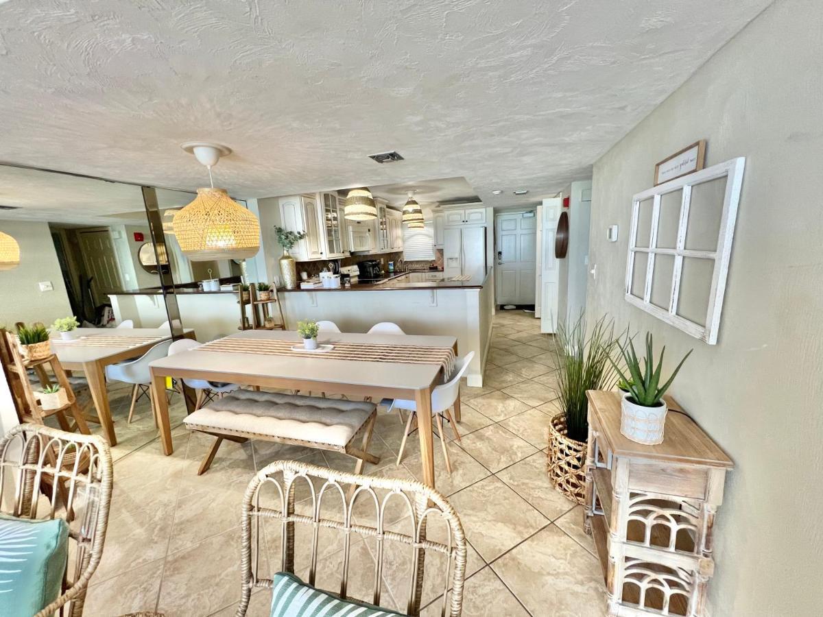 Beach Oasis 704 Lovely Daytona Ocean Front For 5 Sleeps Up To 12 Daytona Beach Bagian luar foto