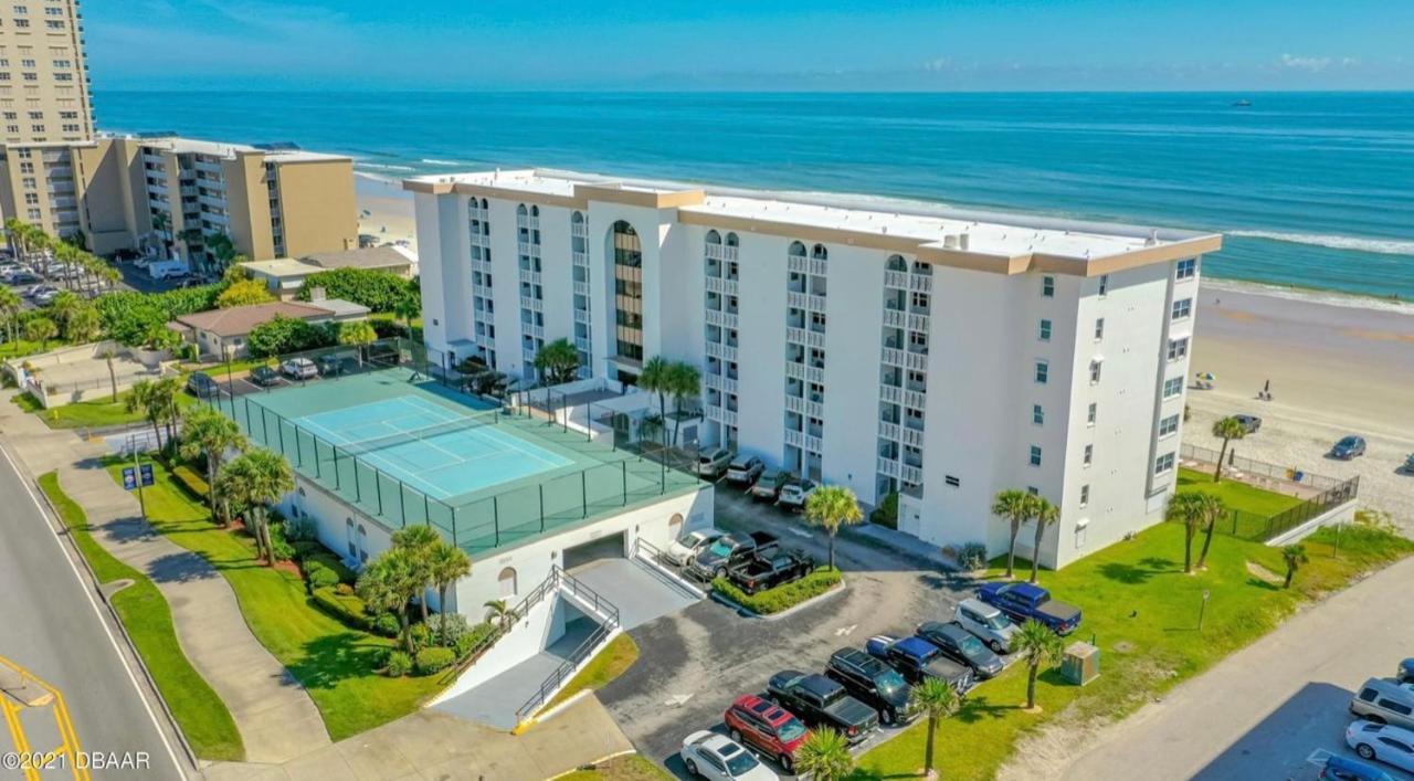 Beach Oasis 704 Lovely Daytona Ocean Front For 5 Sleeps Up To 12 Daytona Beach Bagian luar foto