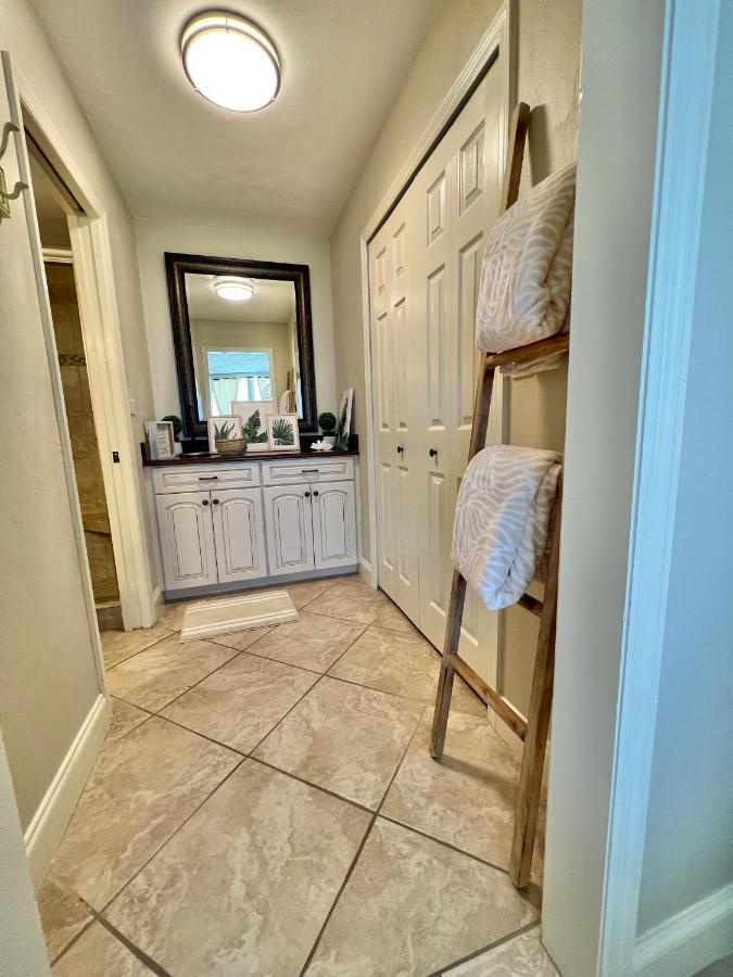 Beach Oasis 704 Lovely Daytona Ocean Front For 5 Sleeps Up To 12 Daytona Beach Bagian luar foto