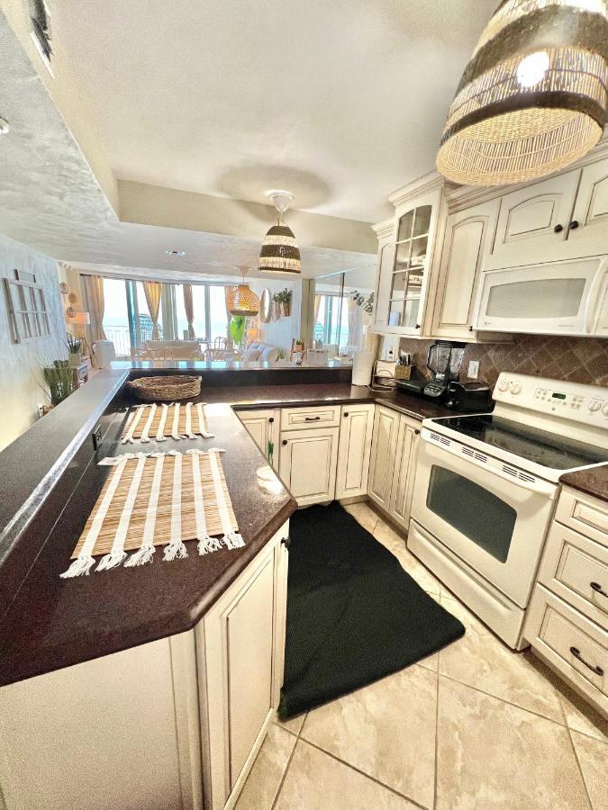 Beach Oasis 704 Lovely Daytona Ocean Front For 5 Sleeps Up To 12 Daytona Beach Bagian luar foto