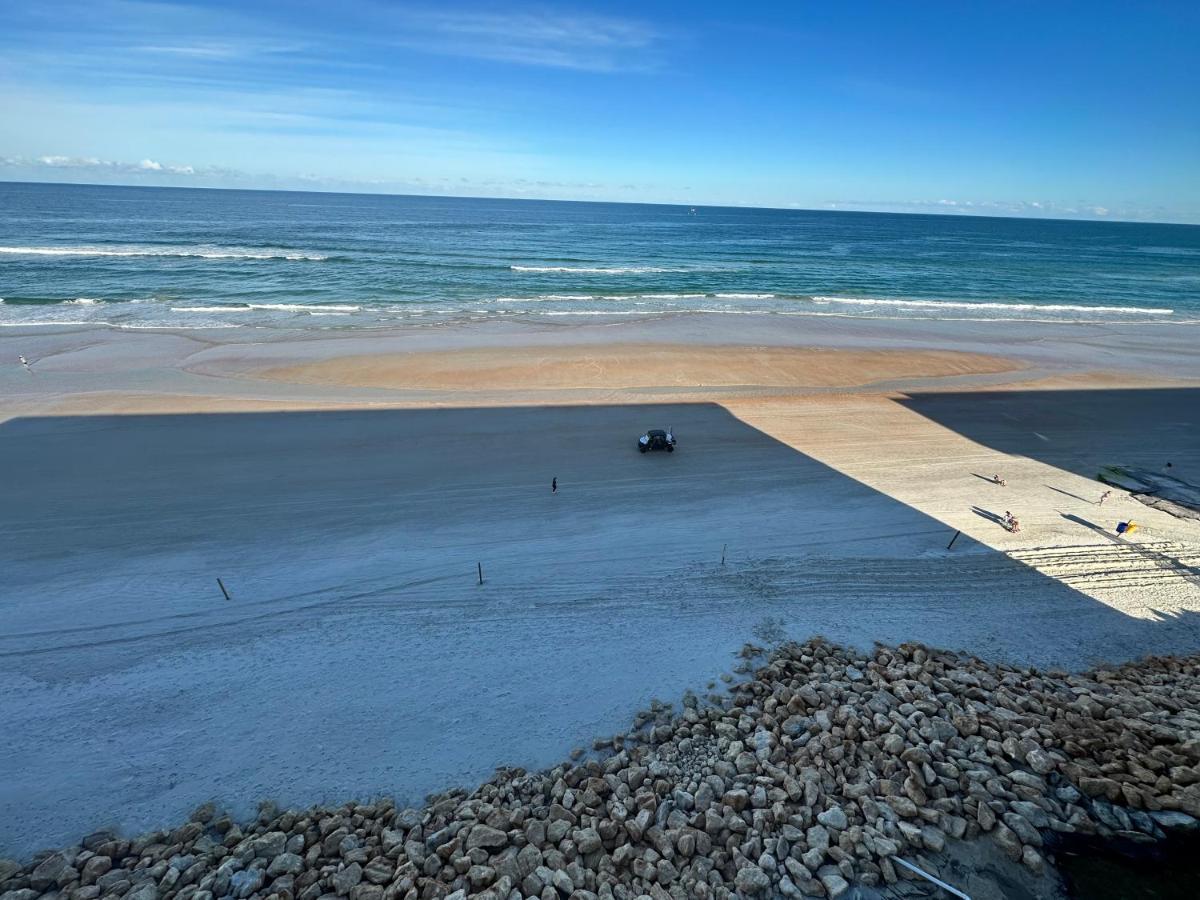 Beach Oasis 704 Lovely Daytona Ocean Front For 5 Sleeps Up To 12 Daytona Beach Bagian luar foto